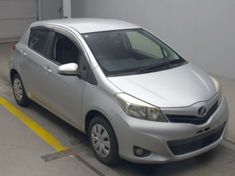 2013 Toyota Vitz KSP130[2]