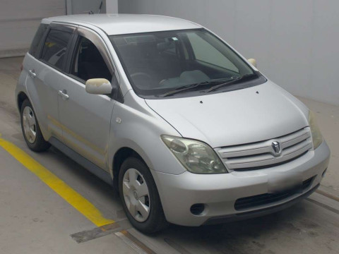 2004 Toyota IST NCP60[2]