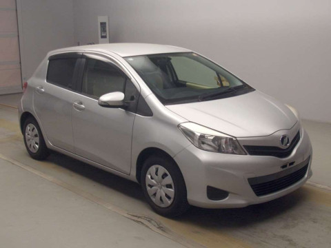 2014 Toyota Vitz KSP130[2]