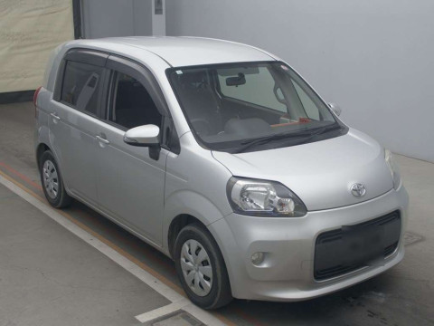 2014 Toyota Porte NSP140[2]