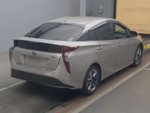 2016 Toyota Prius ZVW55[1]