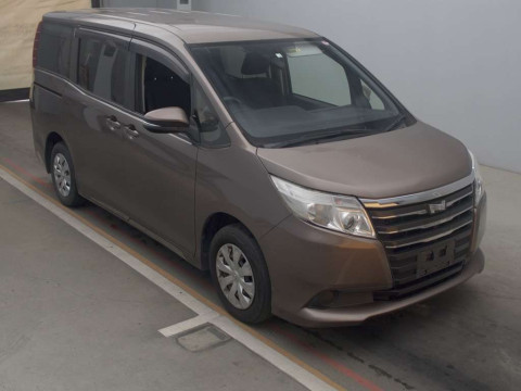 2014 Toyota Noah ZRR80G[2]