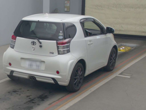 2009 Toyota iQ KGJ10[1]