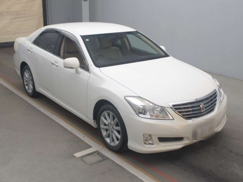 2009 Toyota Crown GRS202[2]