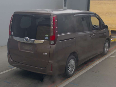 2014 Toyota Noah ZWR80G[1]