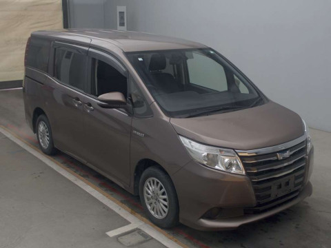 2014 Toyota Noah ZWR80G[2]