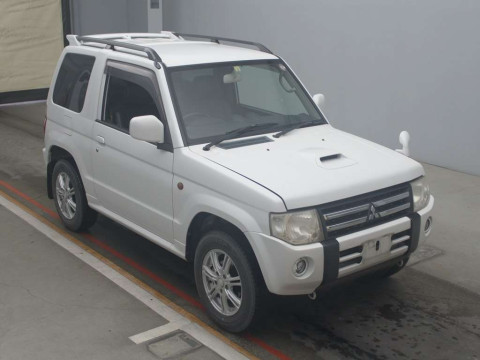 2010 Mitsubishi Pajero Mini H58A[2]