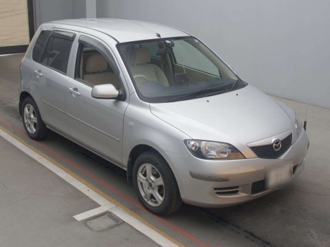 2004 Mazda Demio DY5W[2]