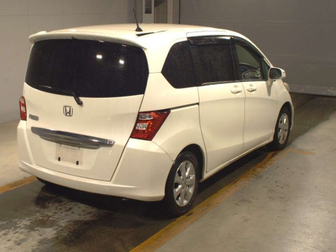 2012 Honda Freed GB3[1]