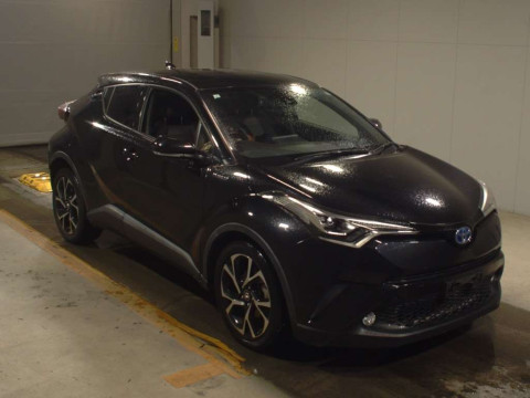 2017 Toyota C-HR ZYX10[2]