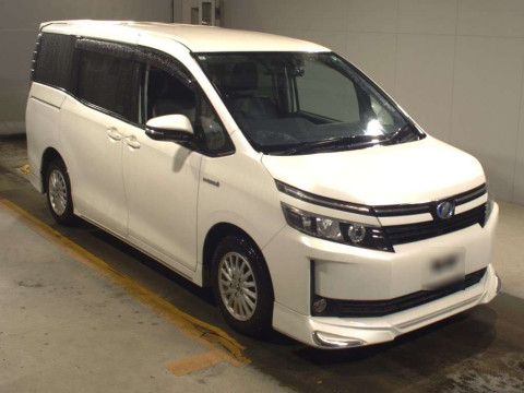 2015 Toyota Voxy ZWR80G[2]