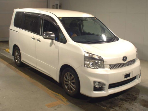 2013 Toyota Voxy ZRR70W[2]