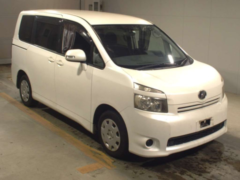 2008 Toyota Voxy ZRR70G[2]