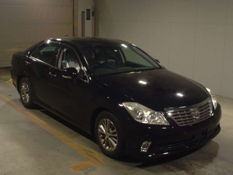 2010 Toyota Crown GRS200[2]