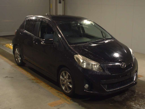 2011 Toyota Vitz NCP131[2]