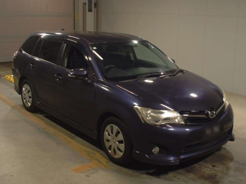 2013 Toyota Corolla Fielder NZE161G[2]