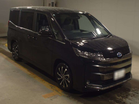 2025 Toyota Noah ZWR90W[2]