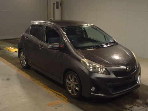 2012 Toyota Vitz NCP131[2]