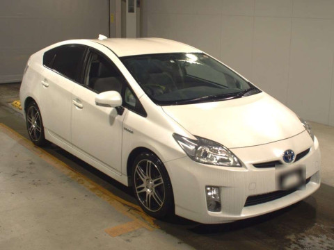 2010 Toyota Prius ZVW30[2]