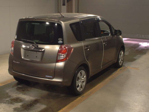 2007 Toyota Ractis SCP100[1]