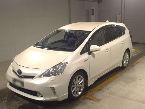 2011 Toyota Prius alpha ZVW41W[0]