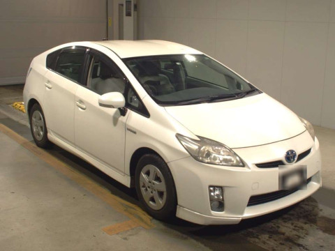 2010 Toyota Prius ZVW30[2]