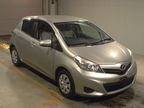 2014 Toyota Vitz NSP130[2]