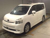 2007 Toyota Voxy