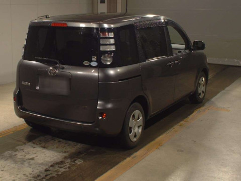 2010 Toyota Sienta NCP81G[1]