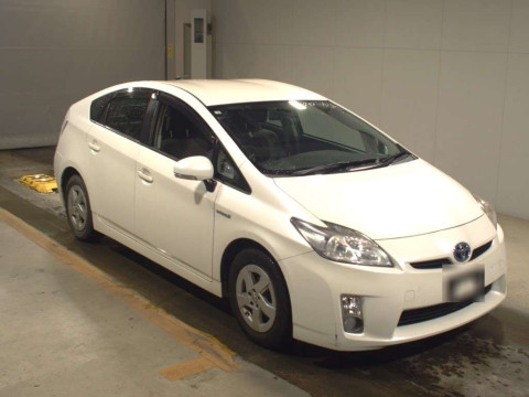 2010 Toyota Prius ZVW30[2]