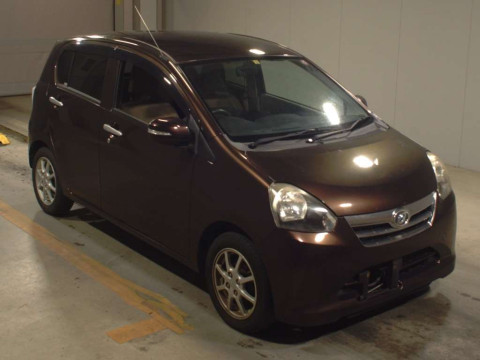 2011 Daihatsu Mira es LA300S[2]