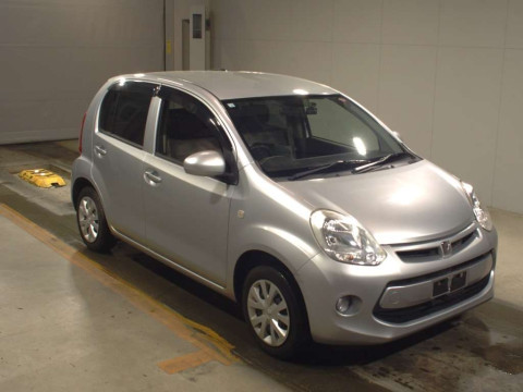 2015 Toyota Passo KGC30[2]