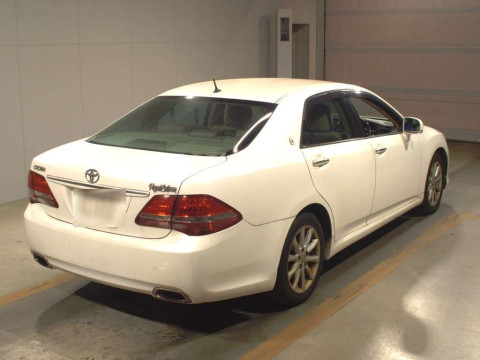 2008 Toyota Crown GRS202[1]