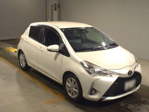 2017 Toyota Vitz NSP130[2]