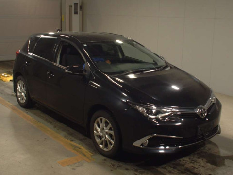 2017 Toyota Auris NZE184H[2]