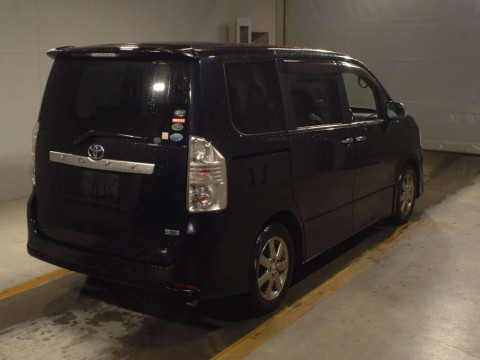 2008 Toyota Voxy ZRR70W[1]