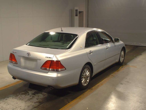 2004 Toyota Crown GRS180[1]