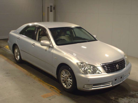 2004 Toyota Crown GRS180[2]