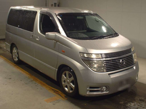 2004 Nissan Elgrand E51[2]