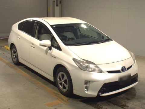 2012 Toyota Prius ZVW30[2]