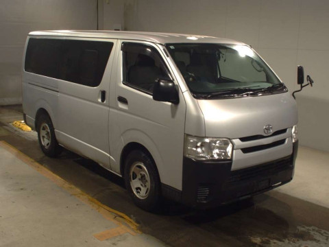 2015 Toyota Hiace Van TRH200V[2]