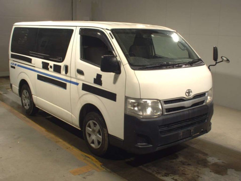 2011 Toyota Hiace Van KDH206V[2]