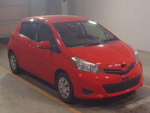 2014 Toyota Vitz NSP130[2]