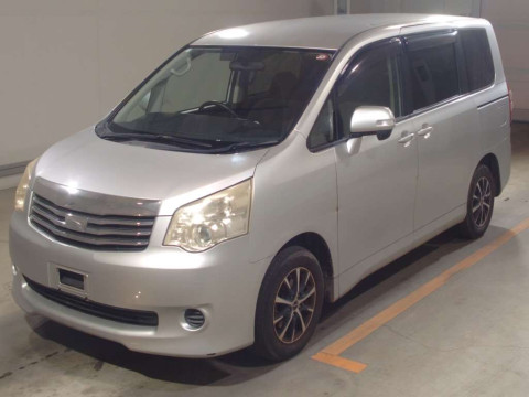 2010 Toyota Noah ZRR70G[0]