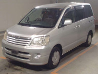 2002 Toyota Noah