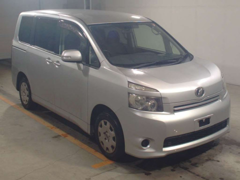 2008 Toyota Voxy ZRR70G[2]