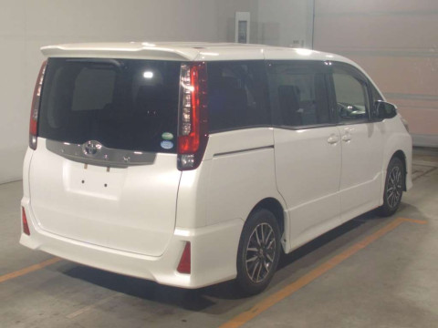 2014 Toyota Noah ZRR80W[1]