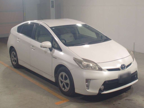 2013 Toyota Prius ZVW30[2]