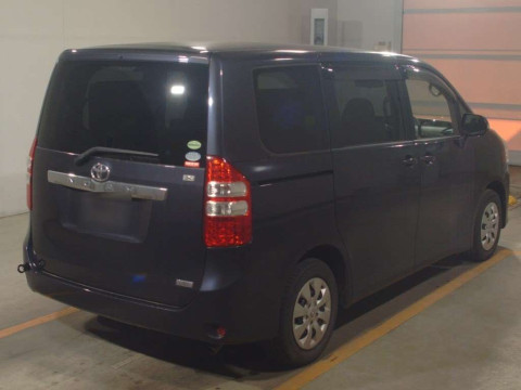 2012 Toyota Noah ZRR70G[1]