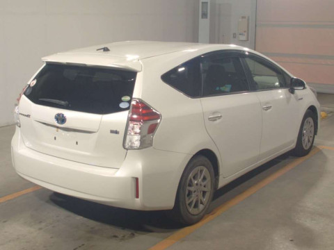 2018 Toyota Prius alpha ZVW41W[1]